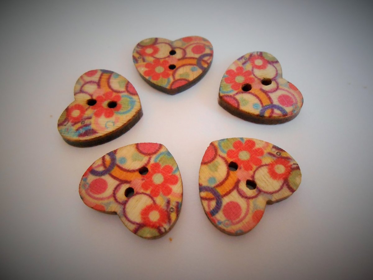 Dřevěné knoflíky srdíčka č.3