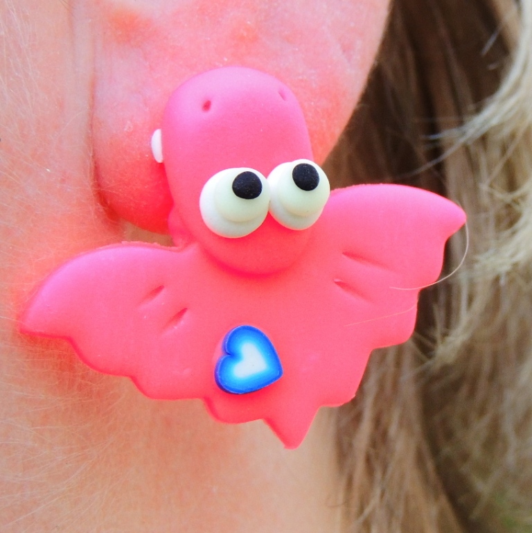 potvůrka kousavá - netopýr neon pink