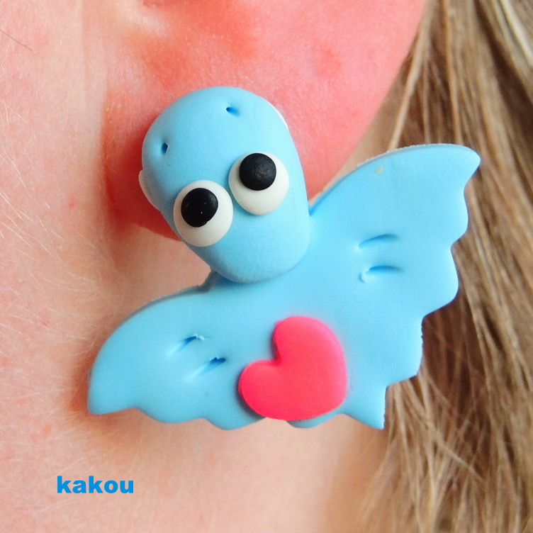 potvůrka kousavá - netopýr světle modrý