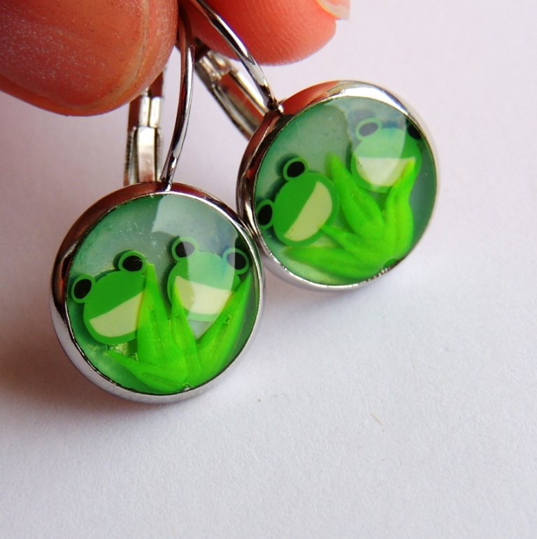 náušnice - žabičkové