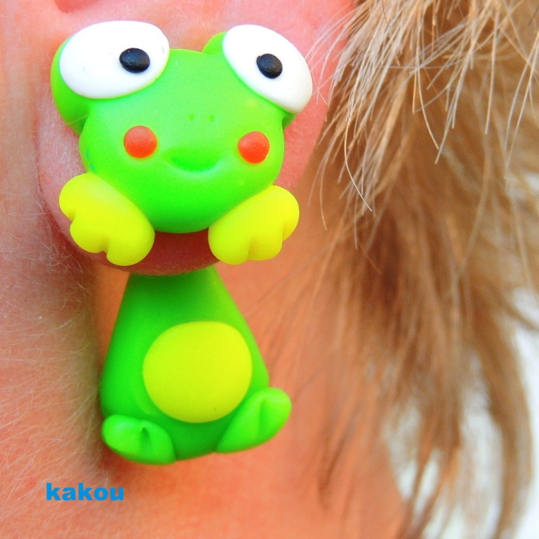 náušnice skrz ucho - žabka