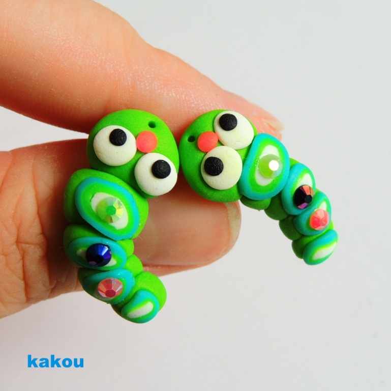 chyť si svého hmyzáčka - náušnice housenečky