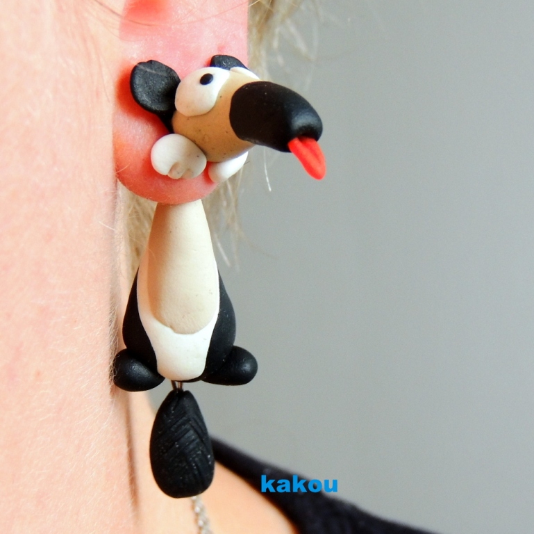 náušnice skrz ucho - mravenečník