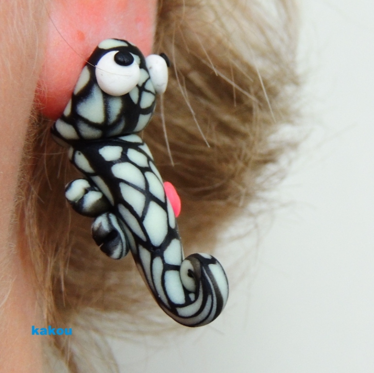 náušnice zakousnutí chameleoni (černý svítící)