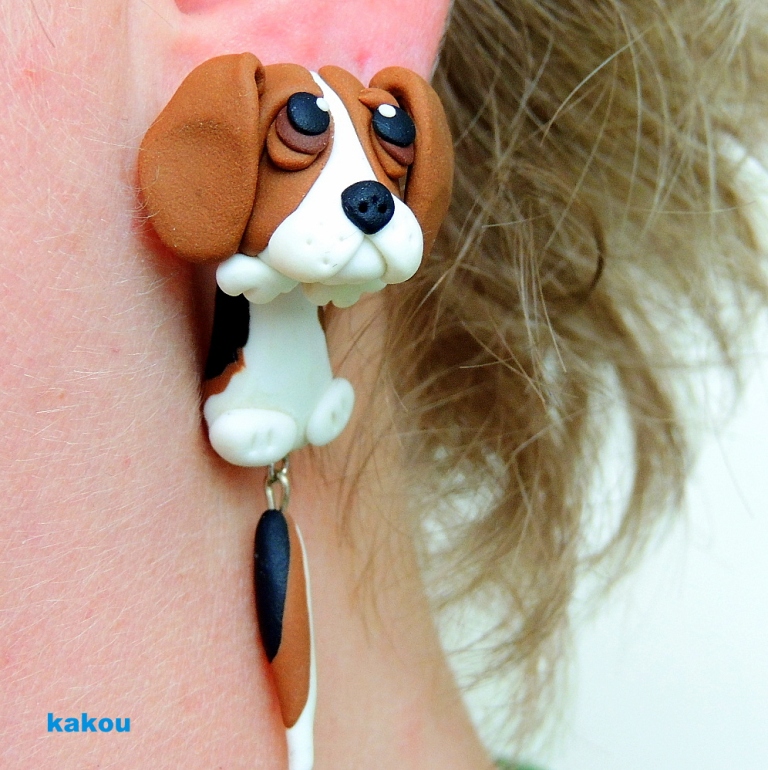 náušnice bígl - skrz ucho 