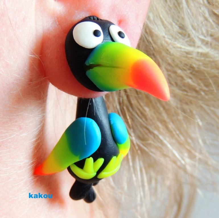 náušnice skrz ucho - tukan