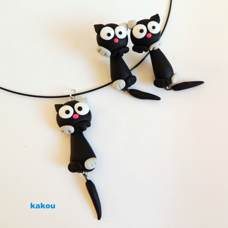 sada vytřeštěných koček