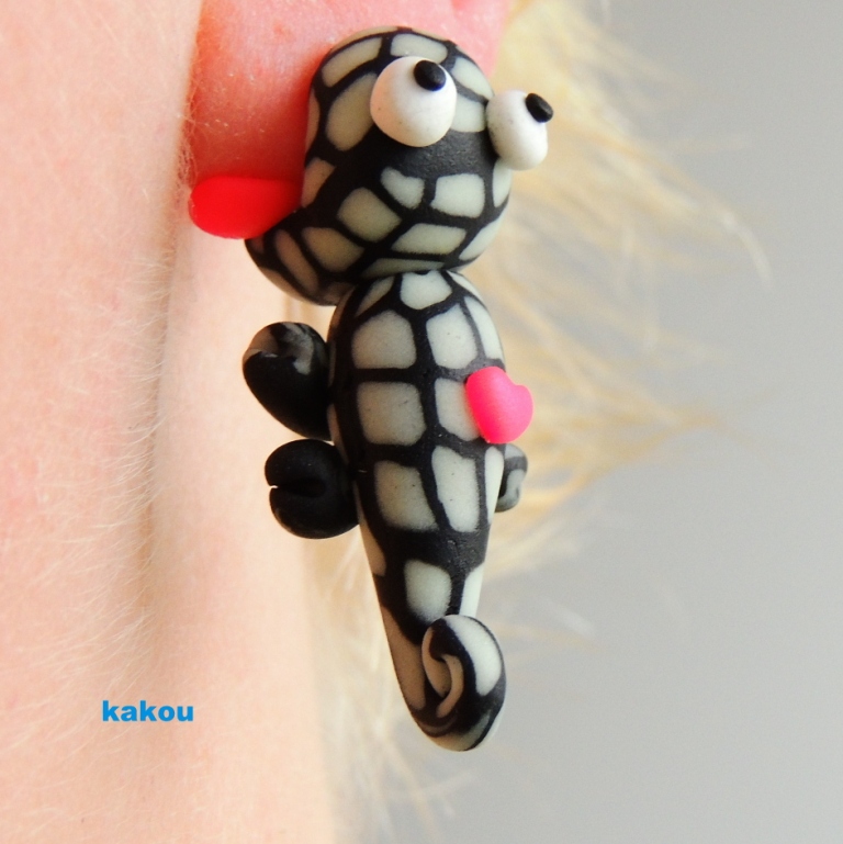 náušnice zakousnutí chameleoni svítící