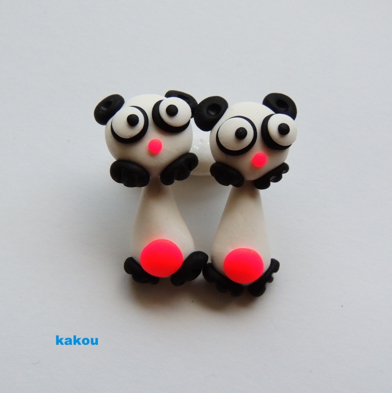 náušnice skrz ucho