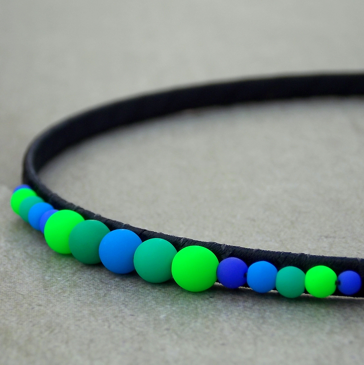 UV Neo Bubbles - čelenka...