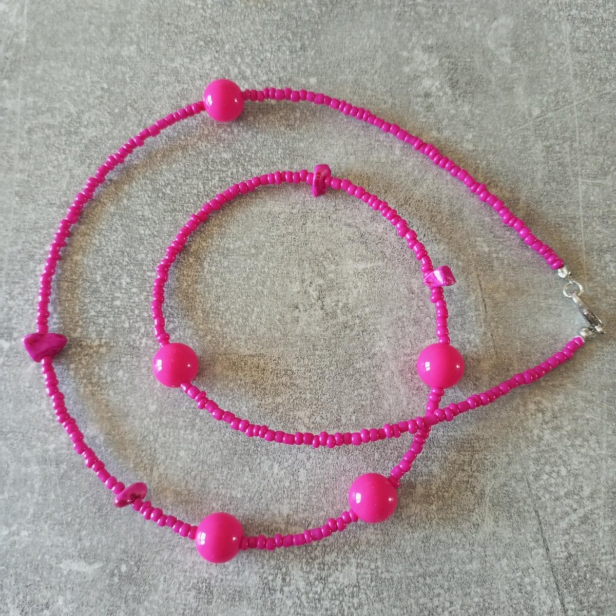 Náhrdelník růžové korále