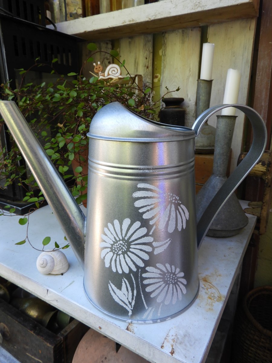 Plechová konvička -  kopretiny