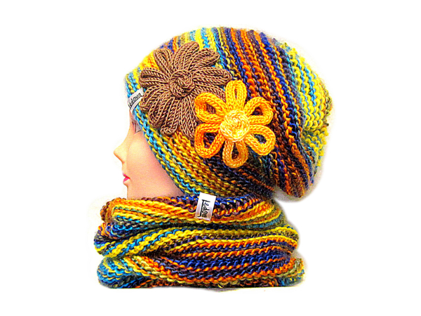 SOUPRAVA ČEPICE A NÁKRČNÍKU S APLIKACÍ