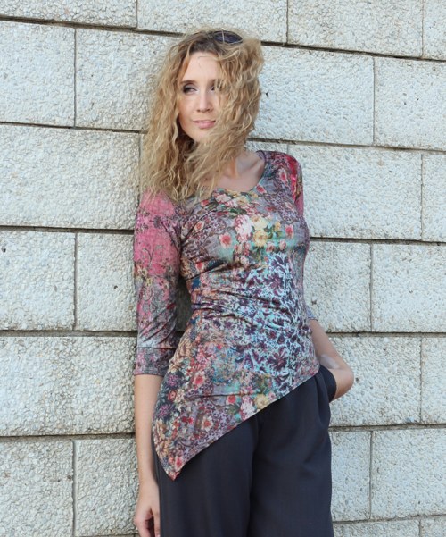 Květované asymetrické tričko