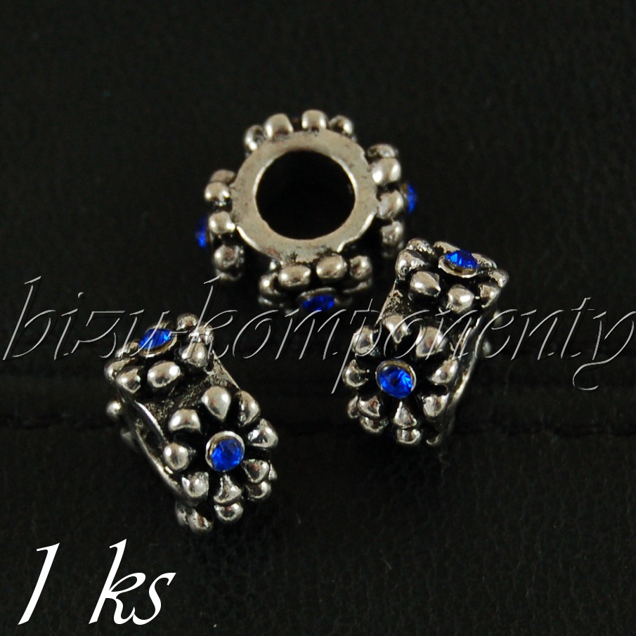 Kovový korálek s tmavě modrými šatony (28 0120)