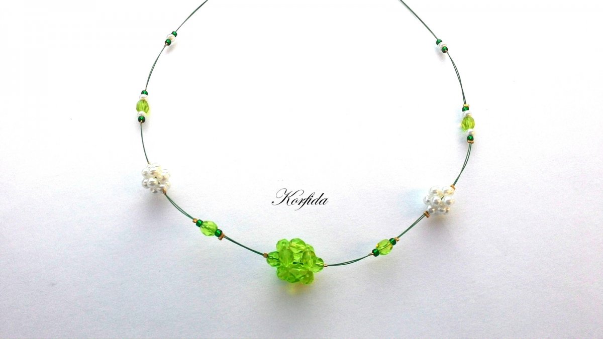 Náhrdelník šitý zelená a bílá (674/16)