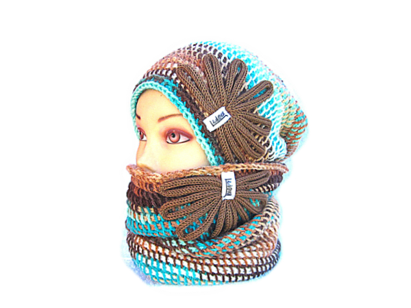 SOUPRAVA ČEPICE A NÁKRČNÍKU S APLIKACÍ