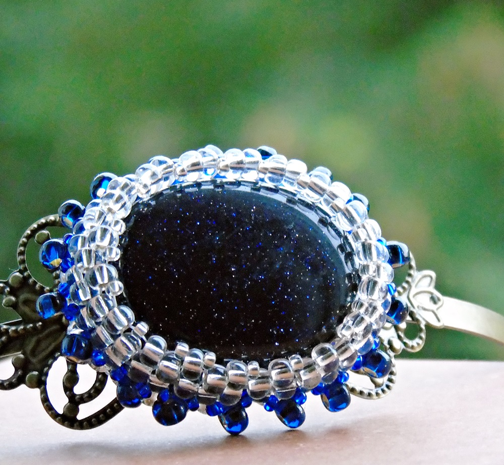 Modrý avanturín ve stříbře