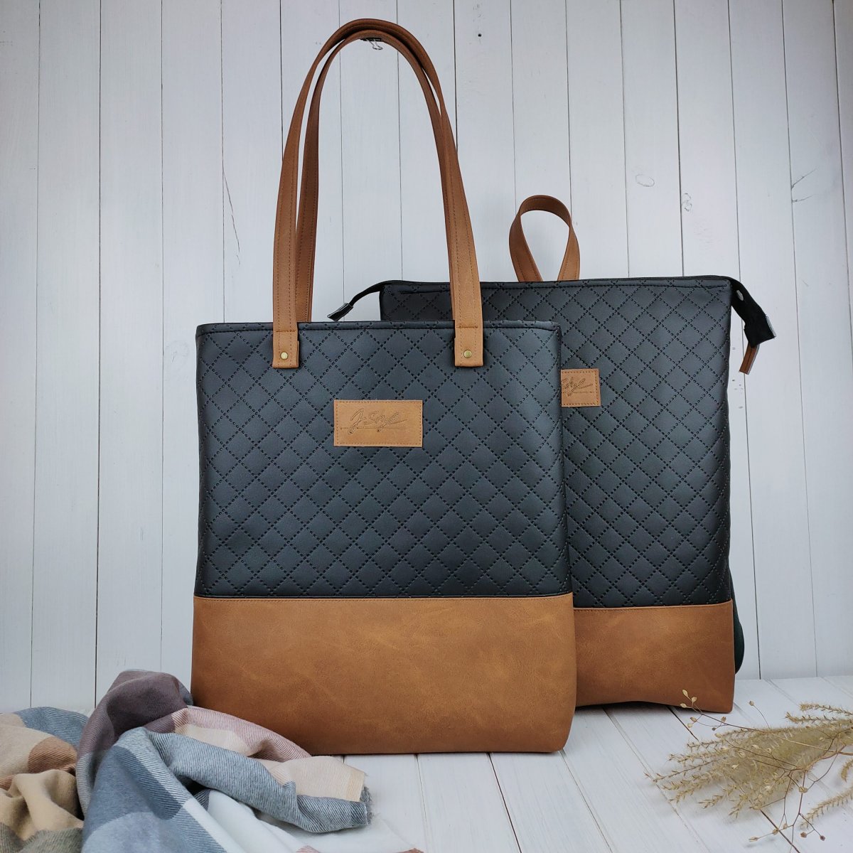 Kabelka - koženková černá.