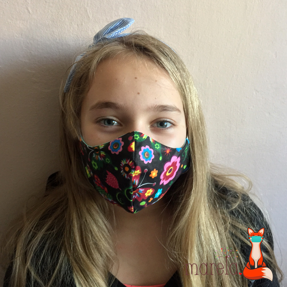 Rouška černá s kytičkama