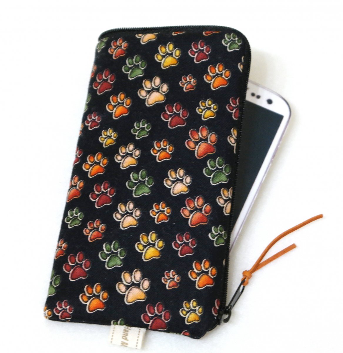 BAREVNÉ TLAPKY NA ČERNÉ - obal na mobil