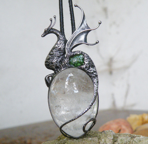 Enordur... strážce ledové hory (křišťál, apatit) 