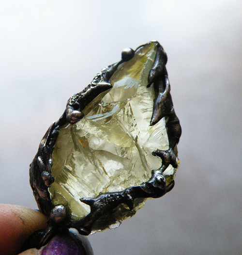 Sluneční amulet ...(brazilit surový)