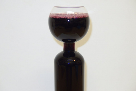 Lahvosklenka - lahev a sklenice v jednom