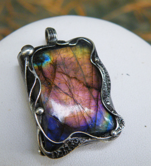 Utajená duha...(labradorit) oboustranný