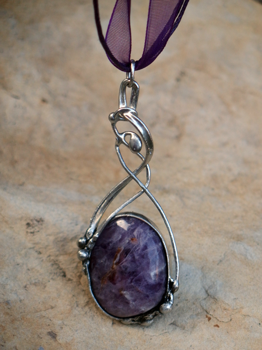 Ametyst z obou stran