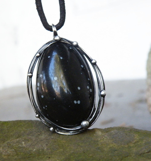 Noc...(vločkový obsidián)