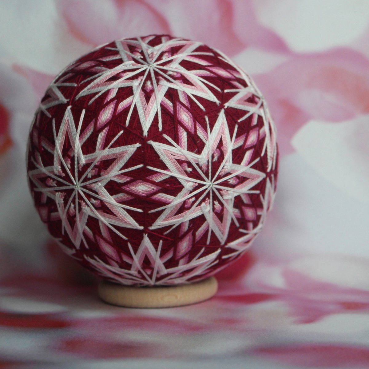 Temari míček dekorace, talisman štěstí, chrastítko