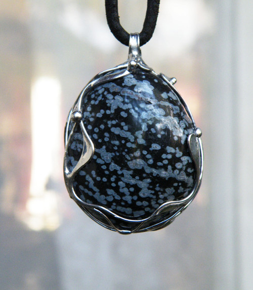 V síti...(vločkový obsidián)