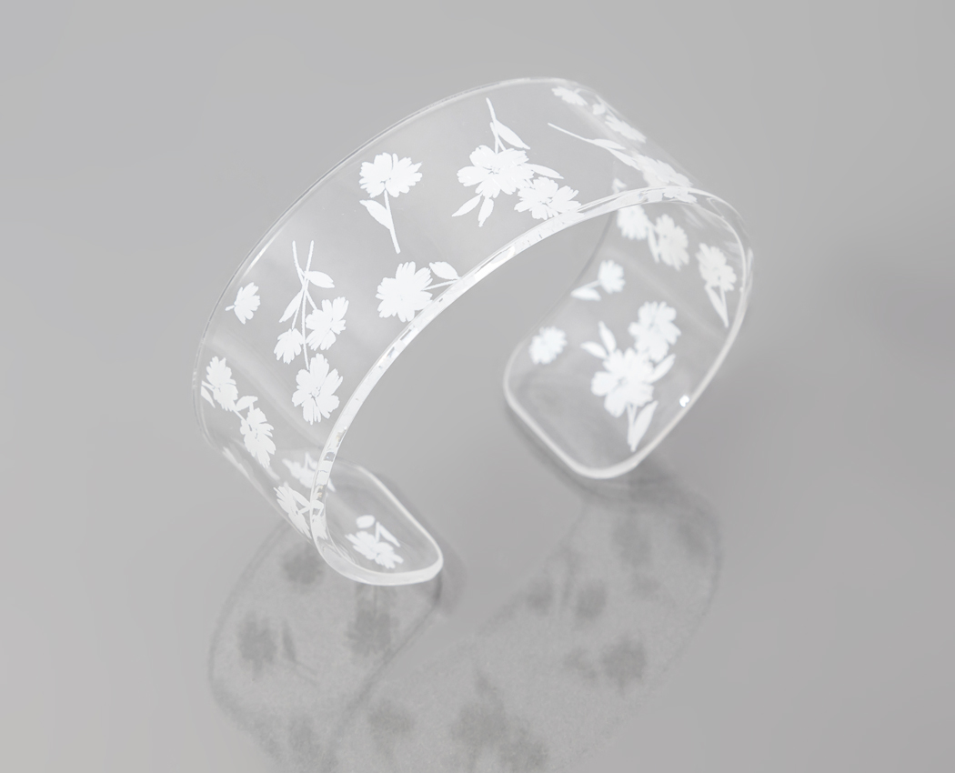 Náramek Květiny bílý