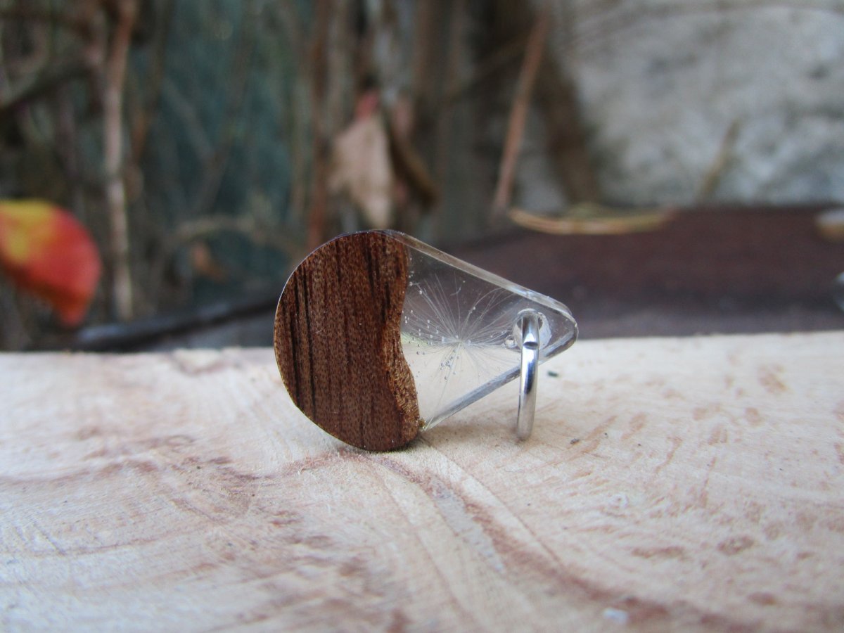 pampeliškový přívěsek - ořechová slzička