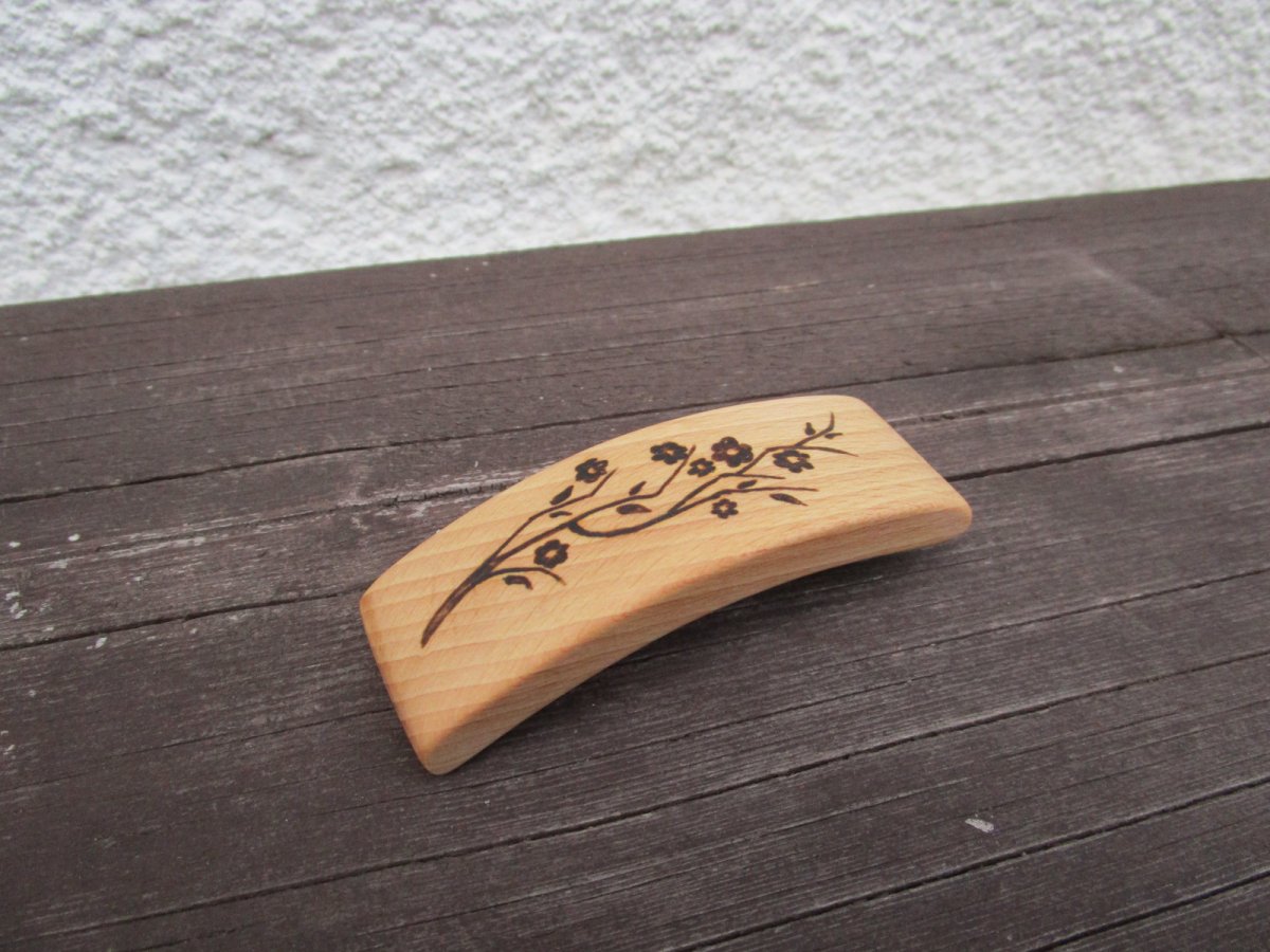 spona do vlasů - zdobená buková 3