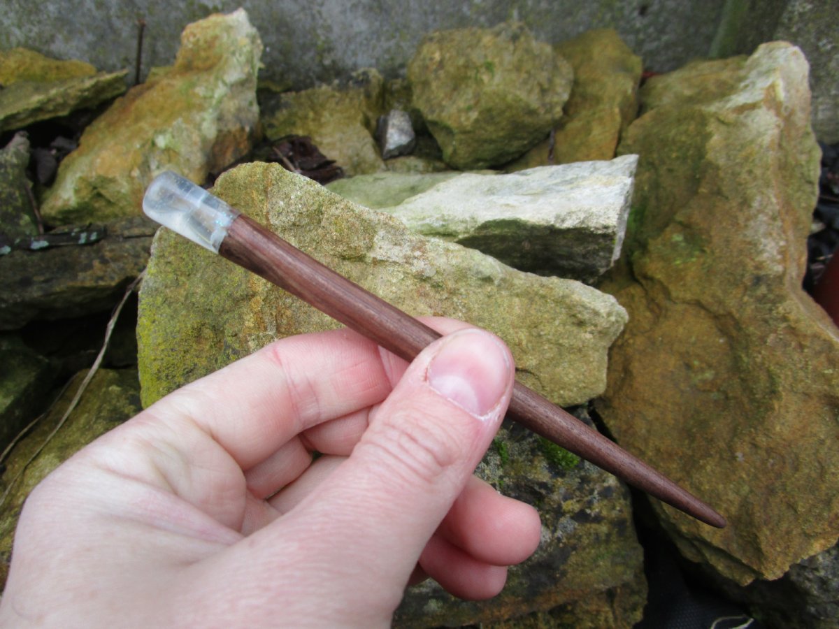 ořechová jehlice do vlasů - zimní