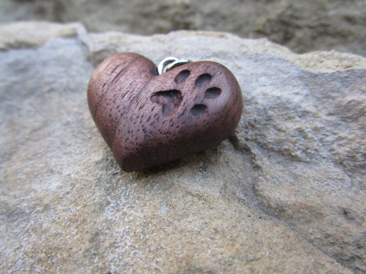 srdce pejskaře - tmavý ořech