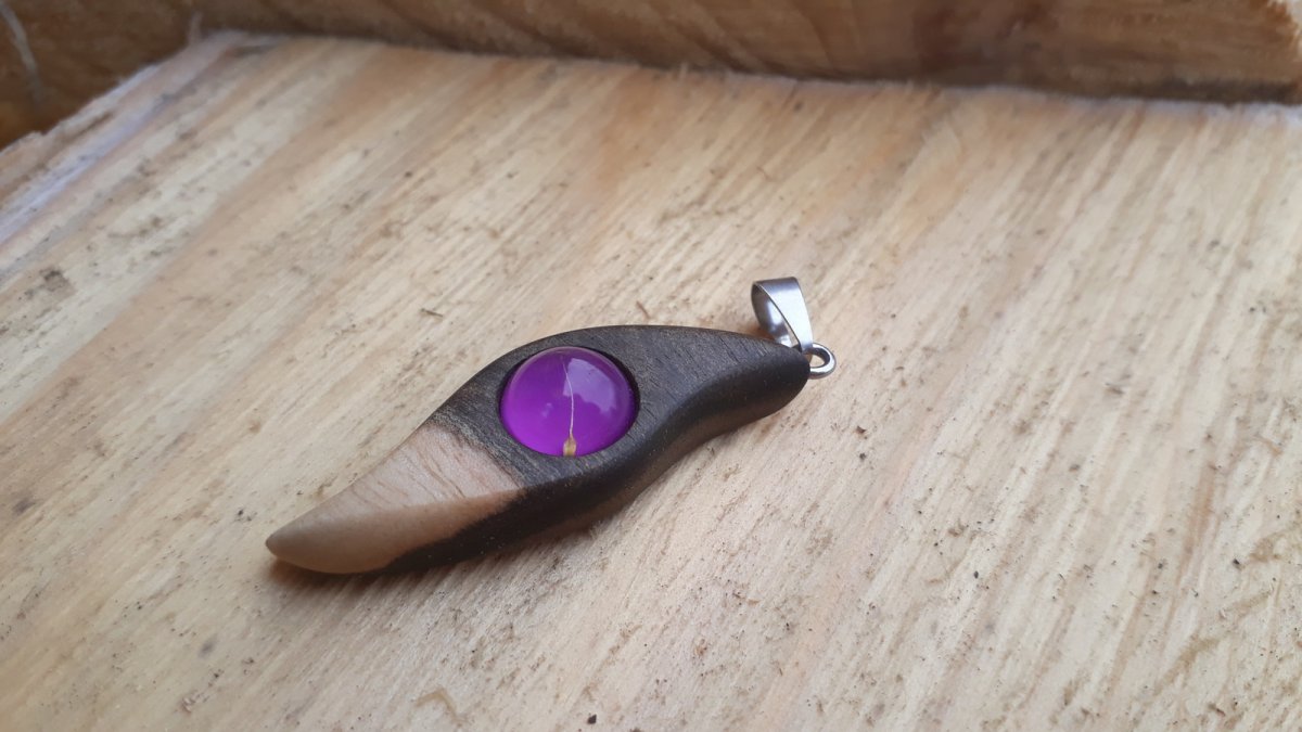 pampeliškový přívěsek - ořech 2