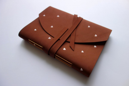 Kožený zápisník A5 čokoládová Srdiečka