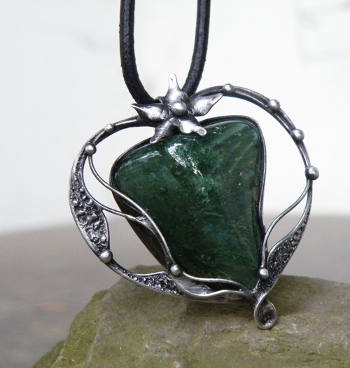 Srdce lesní víly...(achát mechový) 