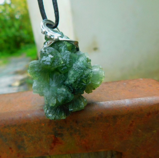 Verde piedra...(surový prehnit extra) náhrdelník