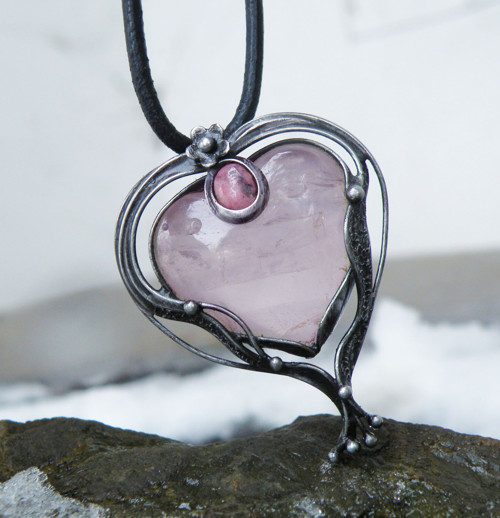 Z lásky, pro lásku...(růženín, rodonit)