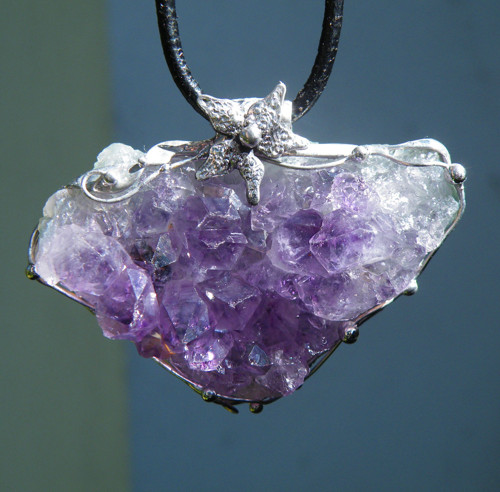 Kvetoucí krystaly...(ametyst drůza)