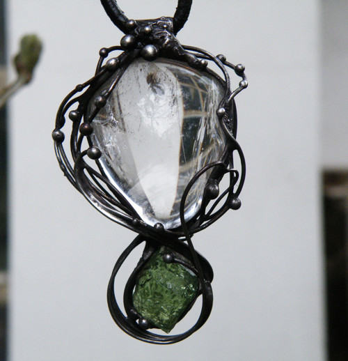 Chladná krása severu...(křišťál, vltavín)