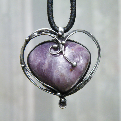 Fialkové srdce...(lepidolit)