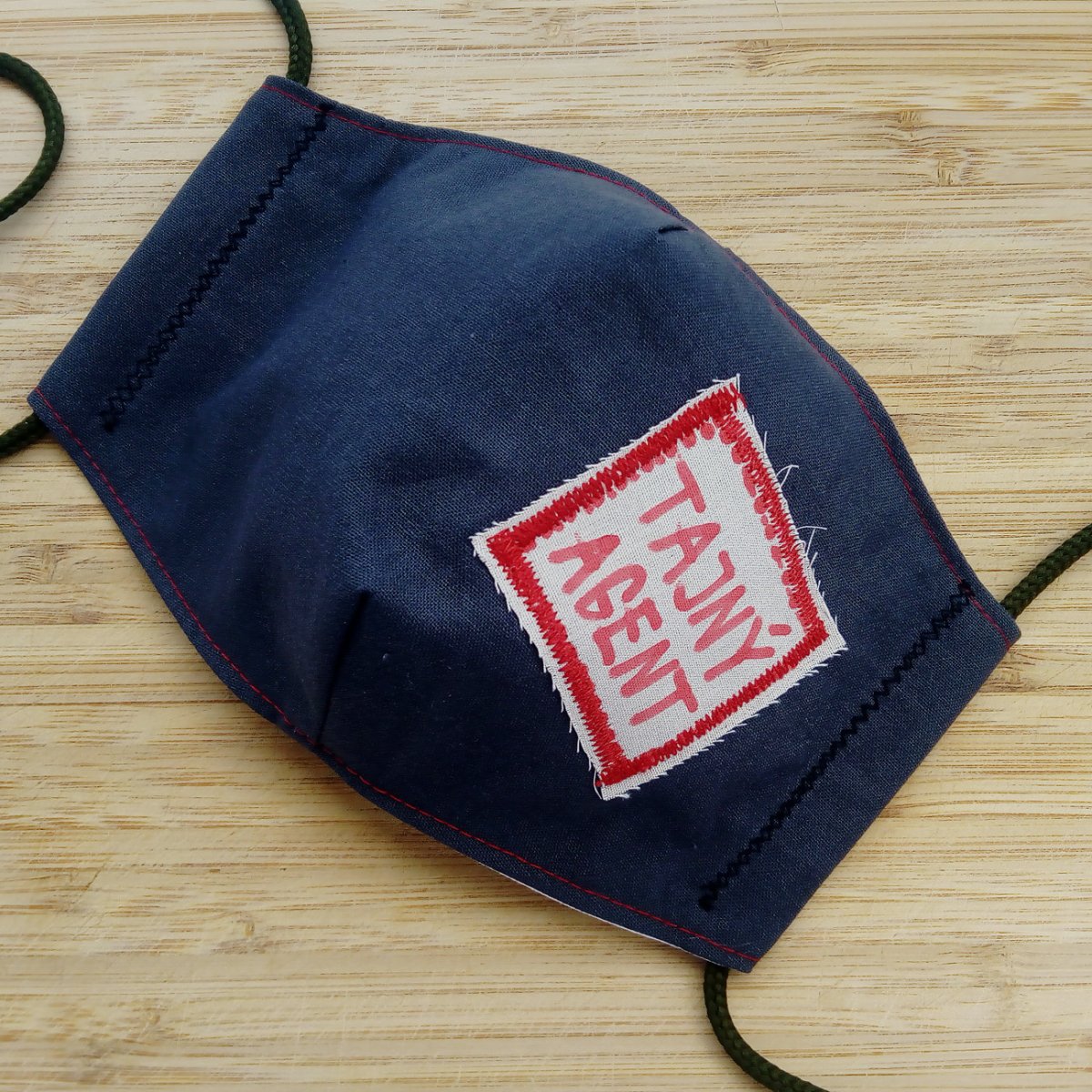 Šedá rouška s hláškou Tajný agent