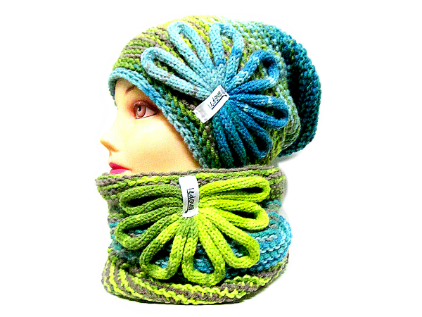 SOUPRAVA ČEPICE A NÁKRČNÍKU S APLIKACEMI 