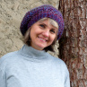 Pletený baret v barvě lesních plodů