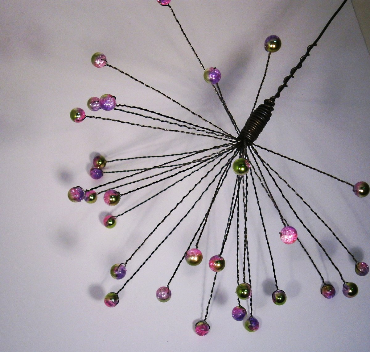 Kytka - růžovofialová s zelenými odlesky